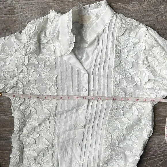 Waimari Magnolia Floral Button-Up Blouse - Picture 13 of 15